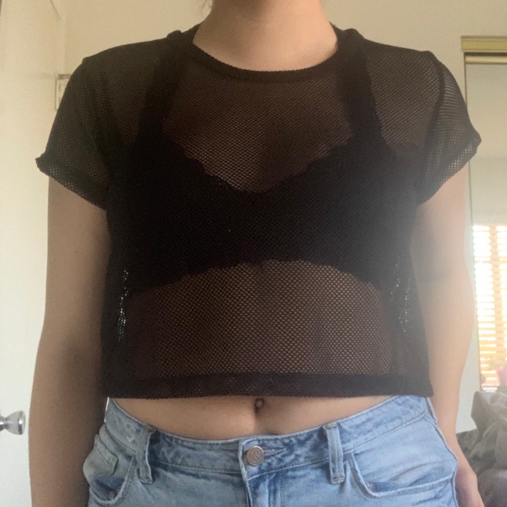 NWOT Black Fishnet Mesh T Shirt✨